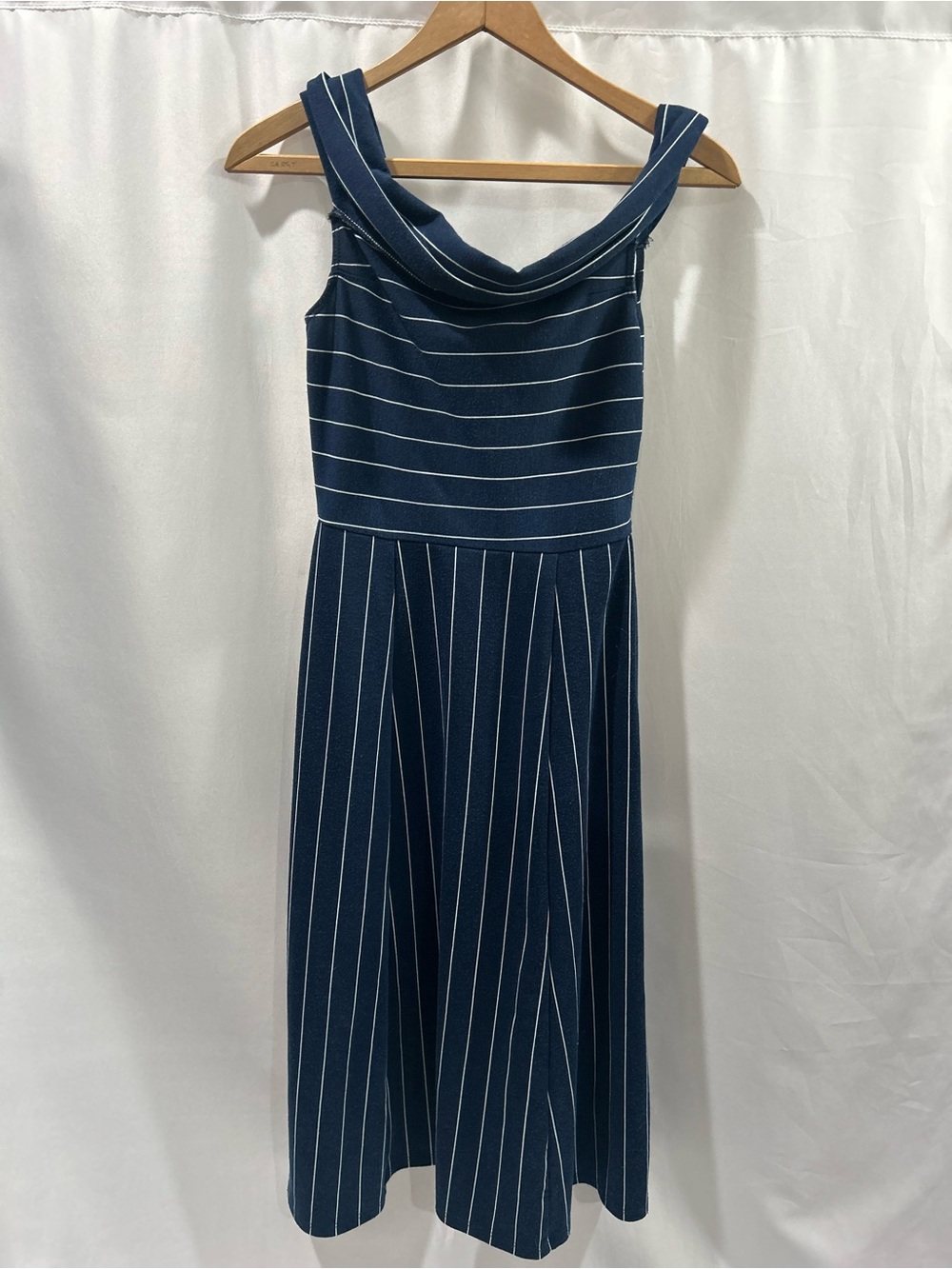 Wayf Navy and White Striped Off the Shoulder Midi Dress EUC